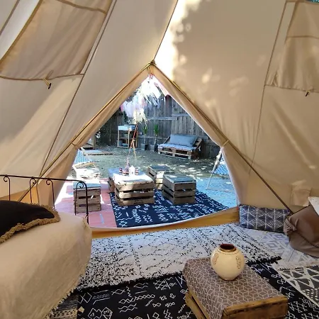 Le Bivouac ラグジュアリーテント *