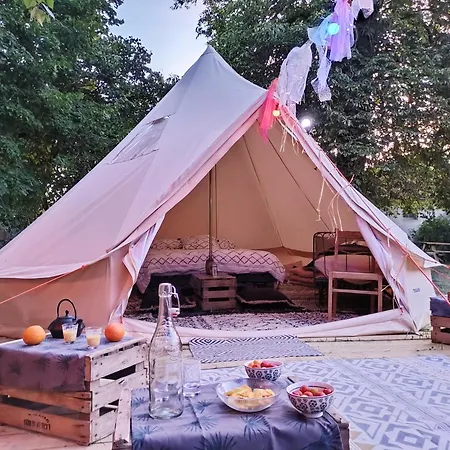 Le Bivouac ラグジュアリーテント *